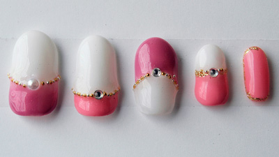 転職してプロのネイリストを目指すならば、プロのスタッフが在籍するネイルスクールVesta Beautyへ。